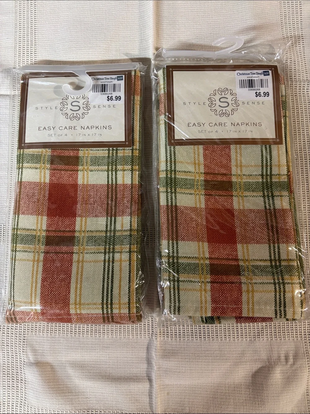 Style & Sense Tablecloth with Set of (8) Napkins